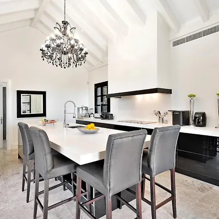 Chansons * Бенахавис